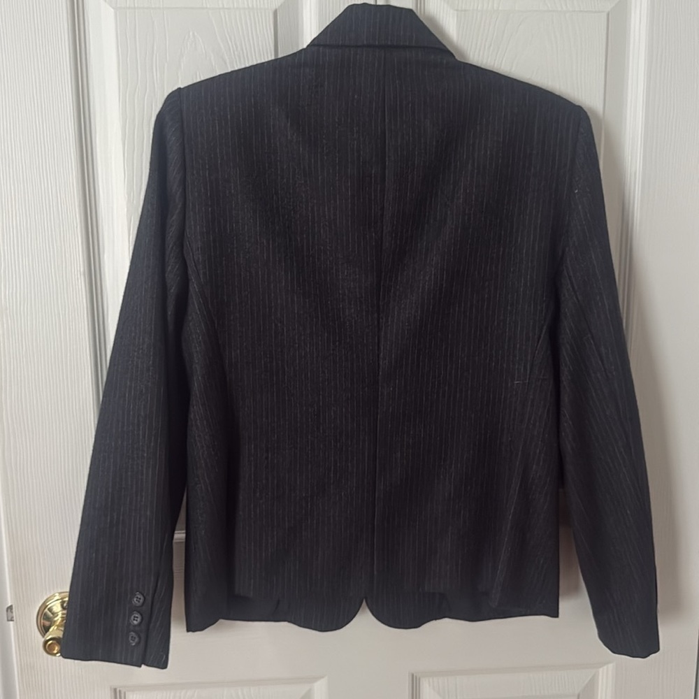 Dark gray, pinstripe, blazer, white and pink pinstripes size 10 acquisition - Picture 4 of 6
